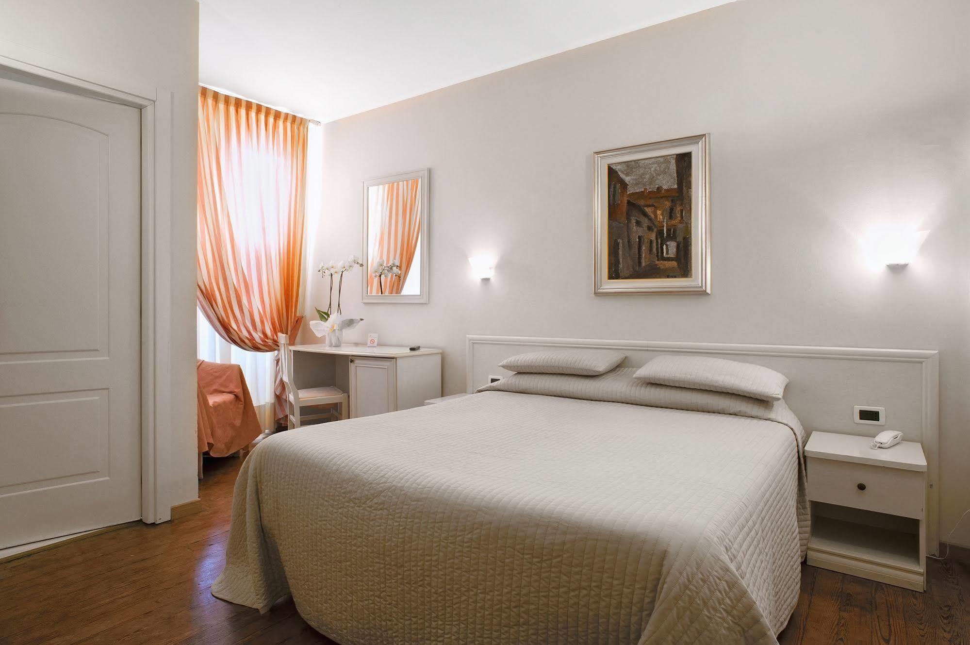 Hotel Cortese ซานเรโม ภายนอก รูปภาพ
